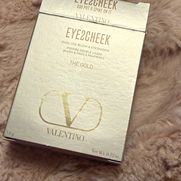 Valentino Gold Stud-Embellished Compact Face Palette - Picture 6 of 10